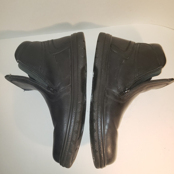 Spring Step Men's Black Low Boots with 2 Tongue Zippers Man Made Sole - Picture 3 of 11